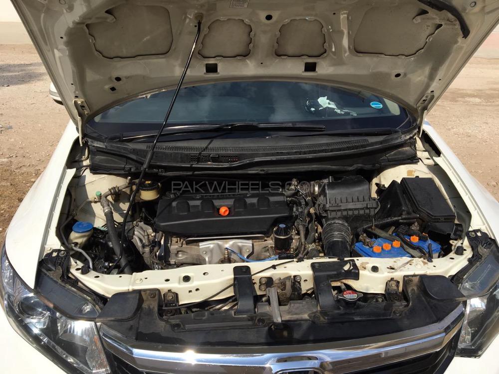 Honda Civic 2015 for Sale in Hyderabad Honda Civic 2015 for Sale in Hyderabad Image-5