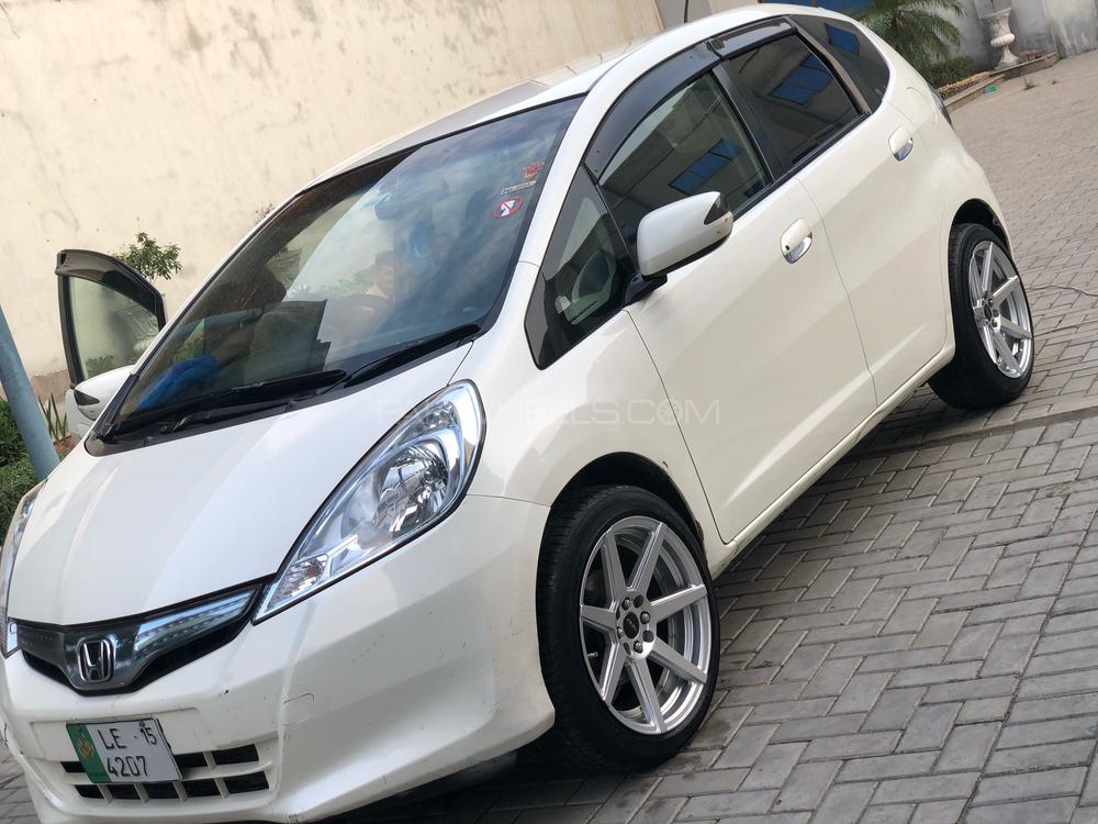 Honda Fit 2011 for Sale in Gujranwala Honda Fit 2011 for Sale in Gujranwala Image-2