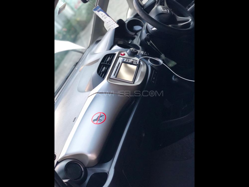Honda Fit 2011 for Sale in Gujranwala Honda Fit 2011 for Sale in Gujranwala Image-11