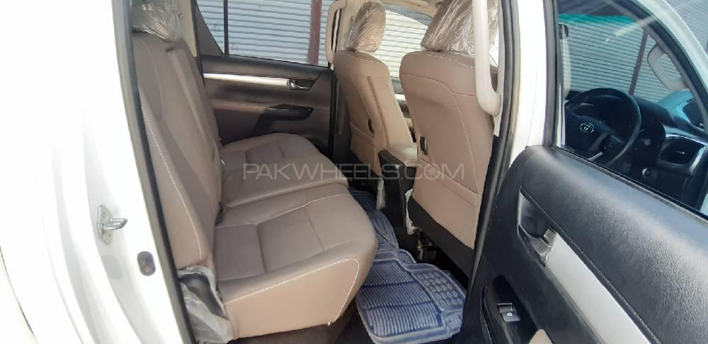 Toyota Hilux 2018 for Sale in Peshawar Toyota Hilux 2018 for Sale in Peshawar Image-2