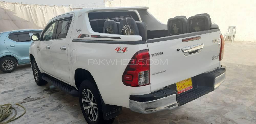 Toyota Hilux 2018 for Sale in Peshawar Toyota Hilux 2018 for Sale in Peshawar Image-8