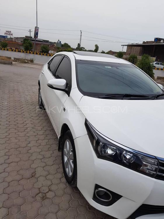 Toyota Corolla 2017 for Sale in Peshawar Image-1