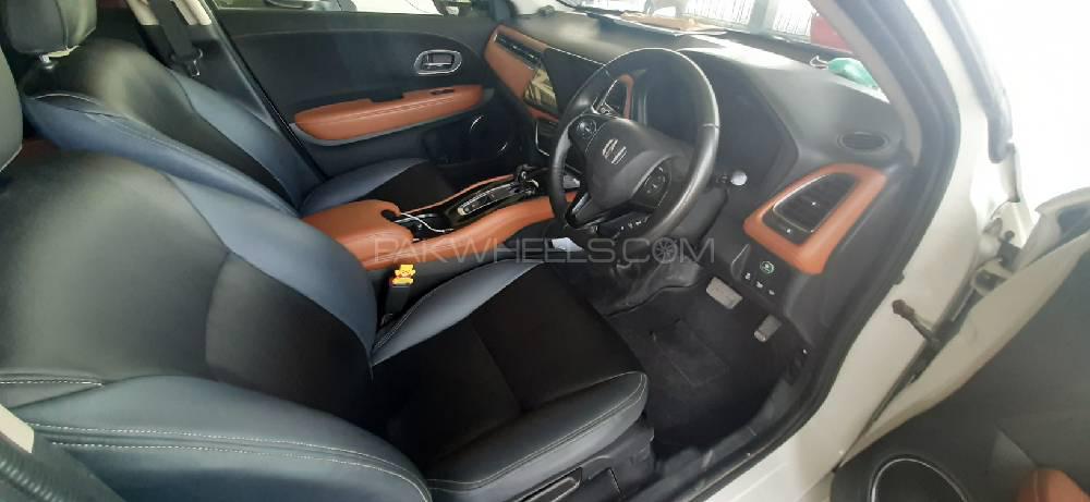 Honda Vezel 2015 for Sale in Peshawar Honda Vezel 2015 for Sale in Peshawar Image-8