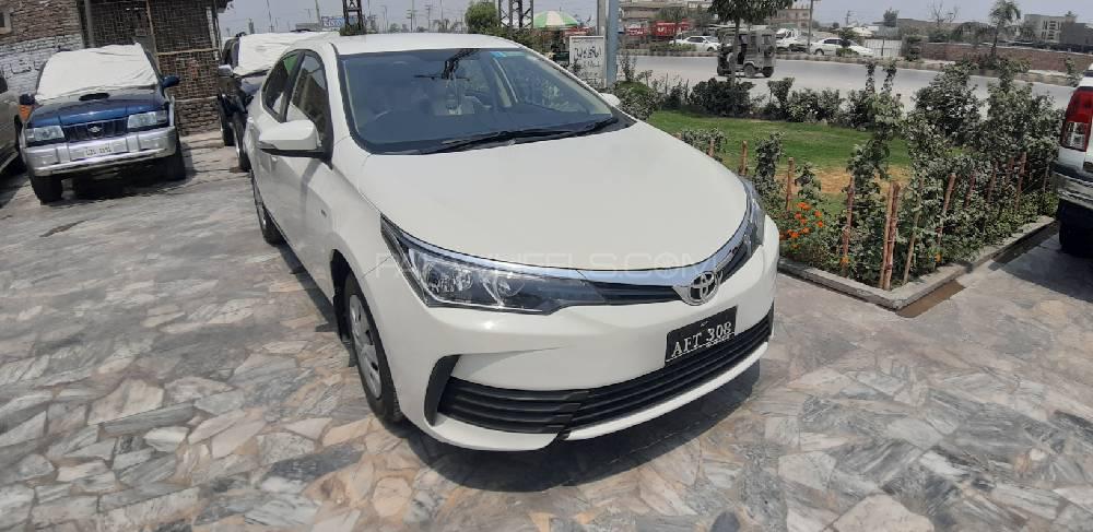 Toyota Corolla 2017 for Sale in Peshawar Image-1
