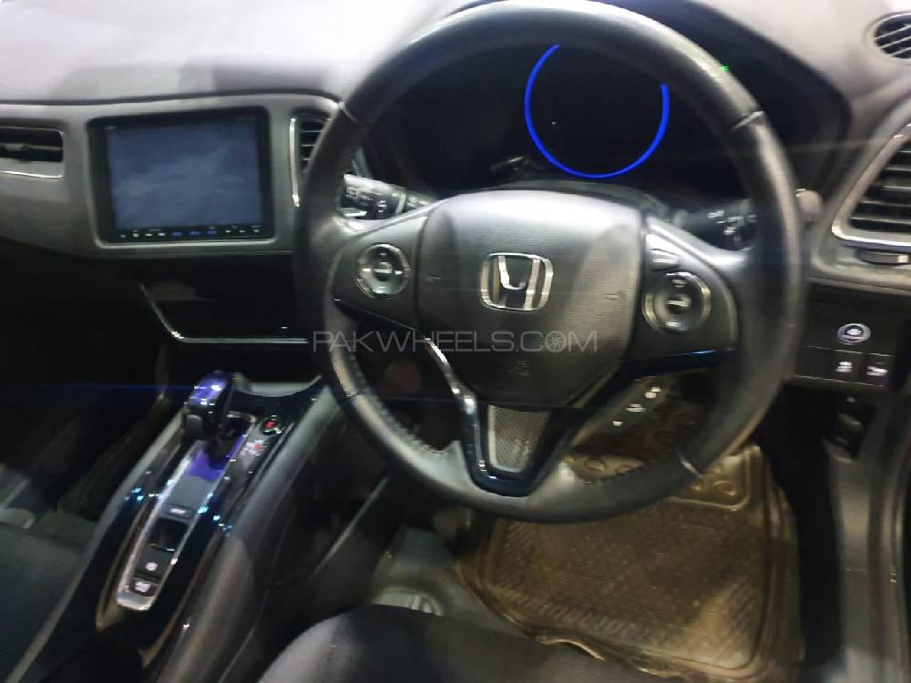 Honda Vezel 2015 for Sale in Lahore Honda Vezel 2015 for Sale in Lahore Image-11