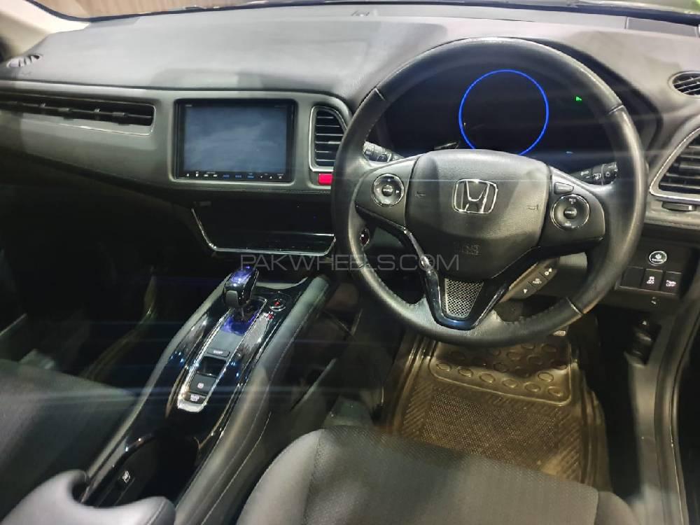 Honda Vezel 2015 for Sale in Lahore Honda Vezel 2015 for Sale in Lahore Image-8