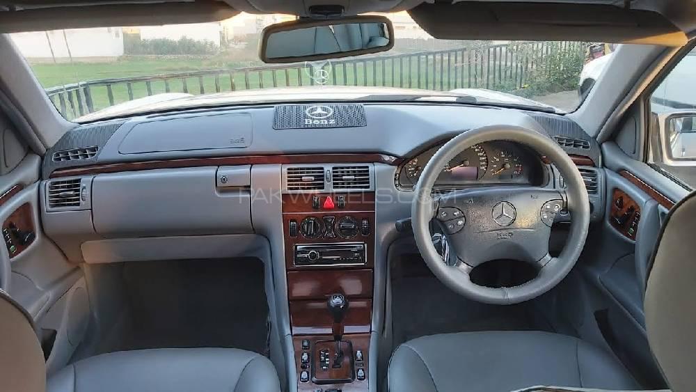 Mercedes Benz E Class 2001 for Sale in Wah cantt Image-1