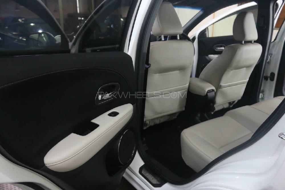 Honda Vezel 2015 for Sale in Karachi Honda Vezel 2015 for Sale in Karachi Image-10