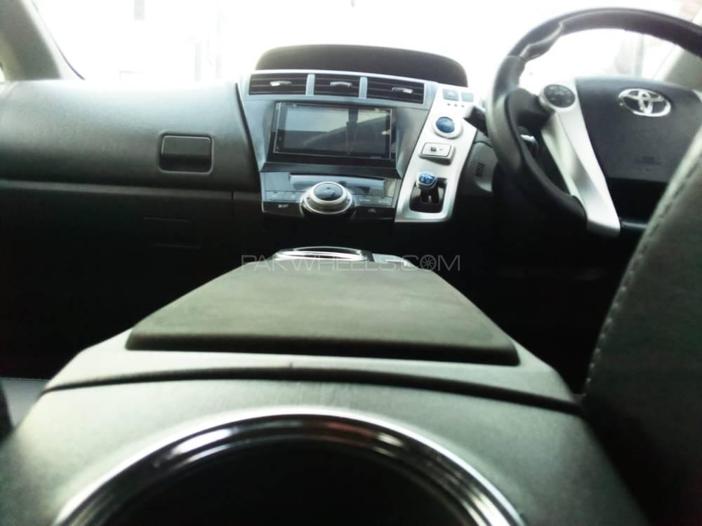 Toyota Prius 2012 for Sale in Karachi Toyota Prius 2012 for Sale in Karachi Image-4