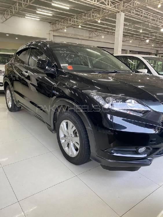Honda Vezel 2014 for Sale in Peshawar Honda Vezel 2014 for Sale in Peshawar Image-2