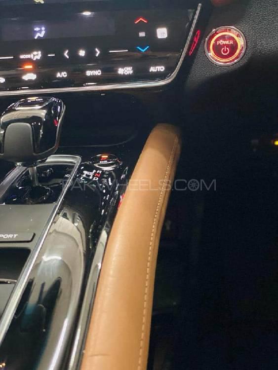 Honda Vezel 2018 for Sale in Peshawar Honda Vezel 2018 for Sale in Peshawar Image-8