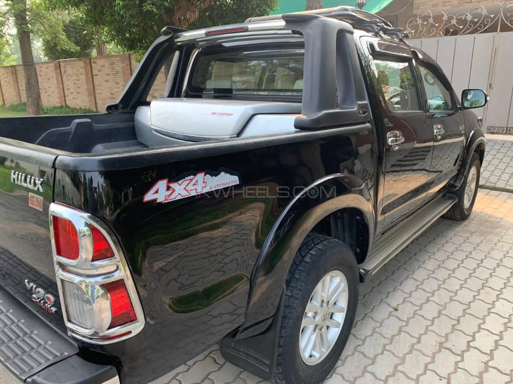 Toyota Hilux 2014 for Sale in Lahore Toyota Hilux 2014 for Sale in Lahore Image-4