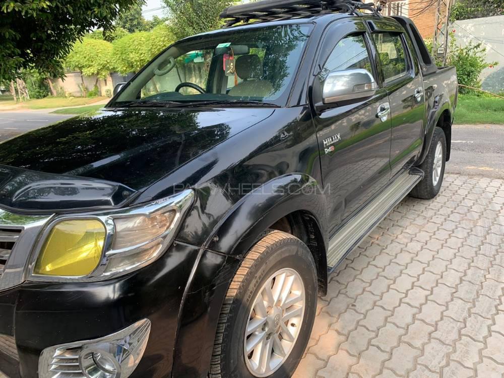 Toyota Hilux 2014 for Sale in Lahore Toyota Hilux 2014 for Sale in Lahore Image-6