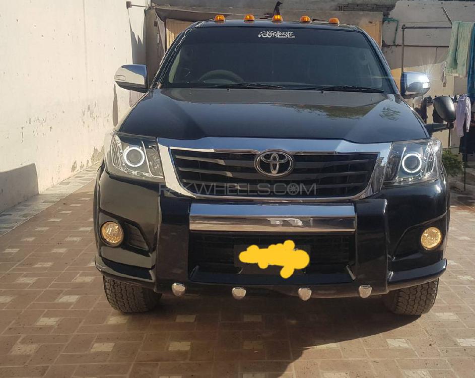Toyota Hilux 2013 for Sale in Bannu Image-1