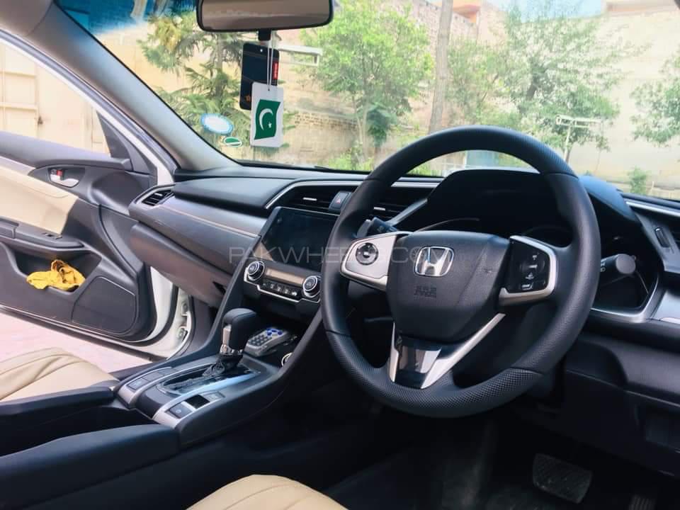 Honda Civic - 2017  Honda Civic - 2017  Image-4