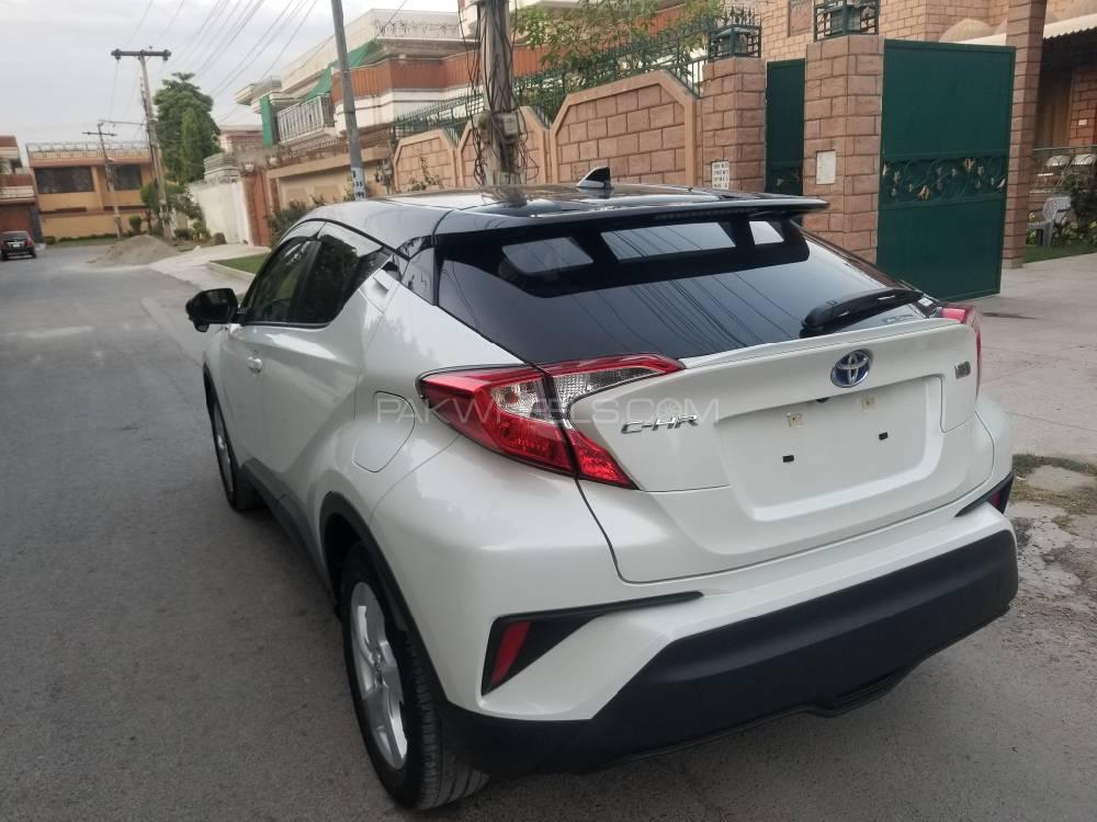 Toyota C-HR 2017 for Sale in Peshawar Toyota C-HR 2017 for Sale in Peshawar Image-3