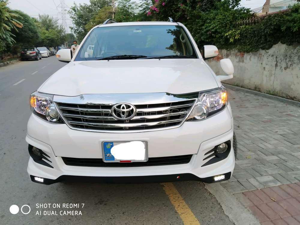 Toyota Fortuner 2015 for Sale in Lahore Image-1