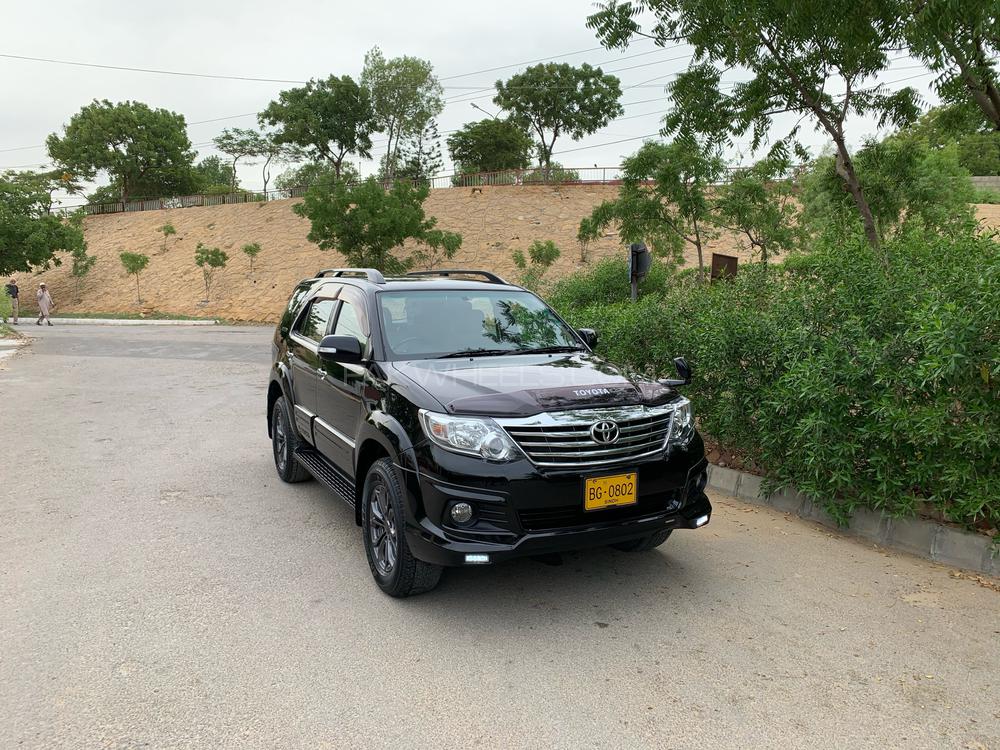 Toyota Fortuner 2016 for Sale in Karachi Toyota Fortuner 2016 for Sale in Karachi Image-2