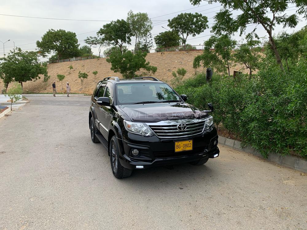 Toyota Fortuner 2016 for Sale in Karachi Toyota Fortuner 2016 for Sale in Karachi Image-3