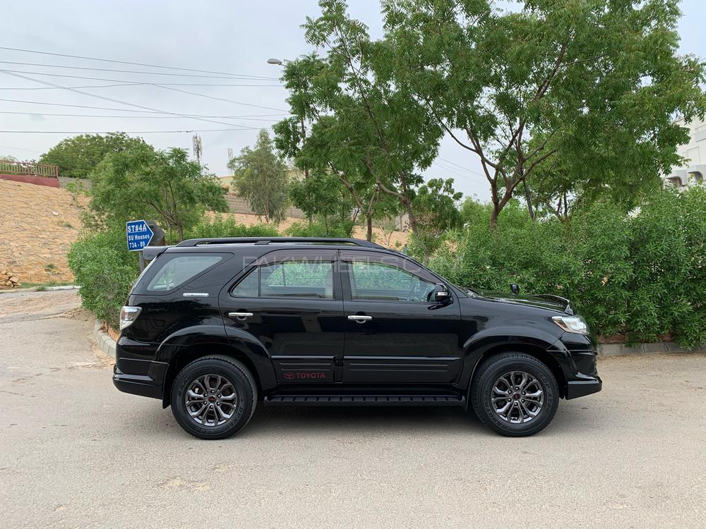 Toyota Fortuner 2016 for Sale in Karachi Toyota Fortuner 2016 for Sale in Karachi Image-4