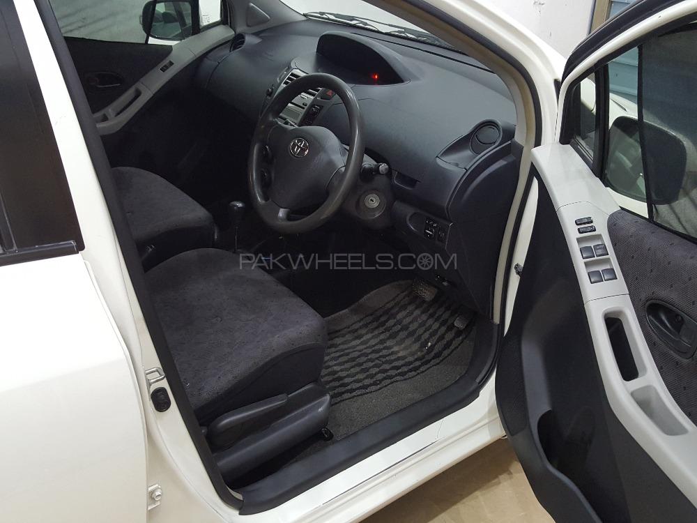 Toyota Vitz 2008 for Sale in Chakwal Image-1