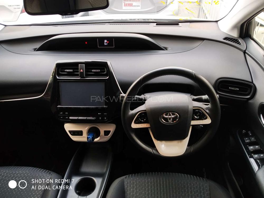 Toyota Prius 2016 for Sale in Lahore Toyota Prius 2016 for Sale in Lahore Image-5