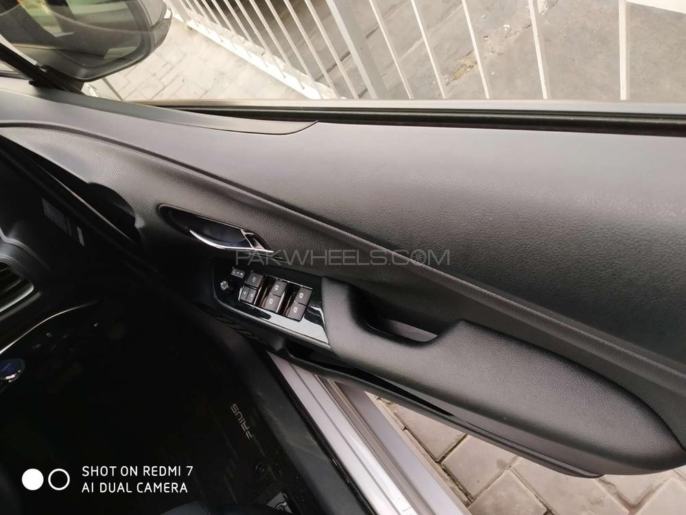 Toyota Prius 2016 for Sale in Lahore Toyota Prius 2016 for Sale in Lahore Image-7