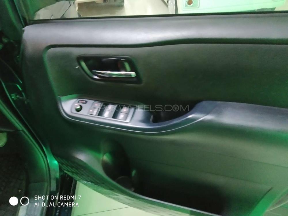 Toyota Voxy 2014 for Sale in Lahore Toyota Voxy 2014 for Sale in Lahore Image-9