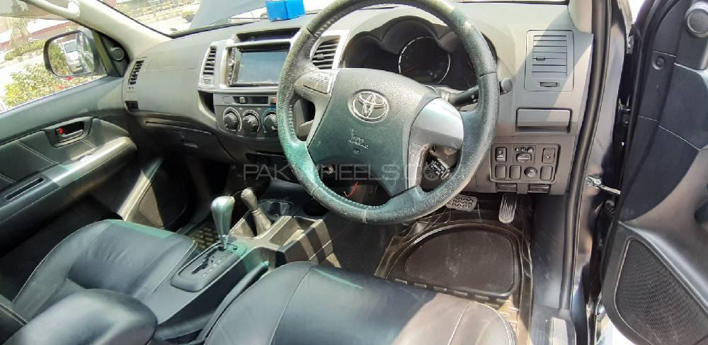Toyota Hilux 2014 for Sale in Peshawar Toyota Hilux 2014 for Sale in Peshawar Image-10