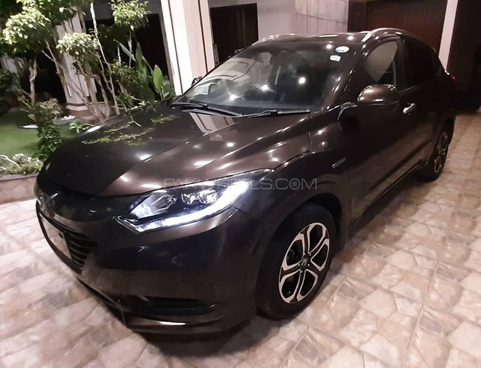 Honda Vezel 2015 for Sale in Karachi Image-1