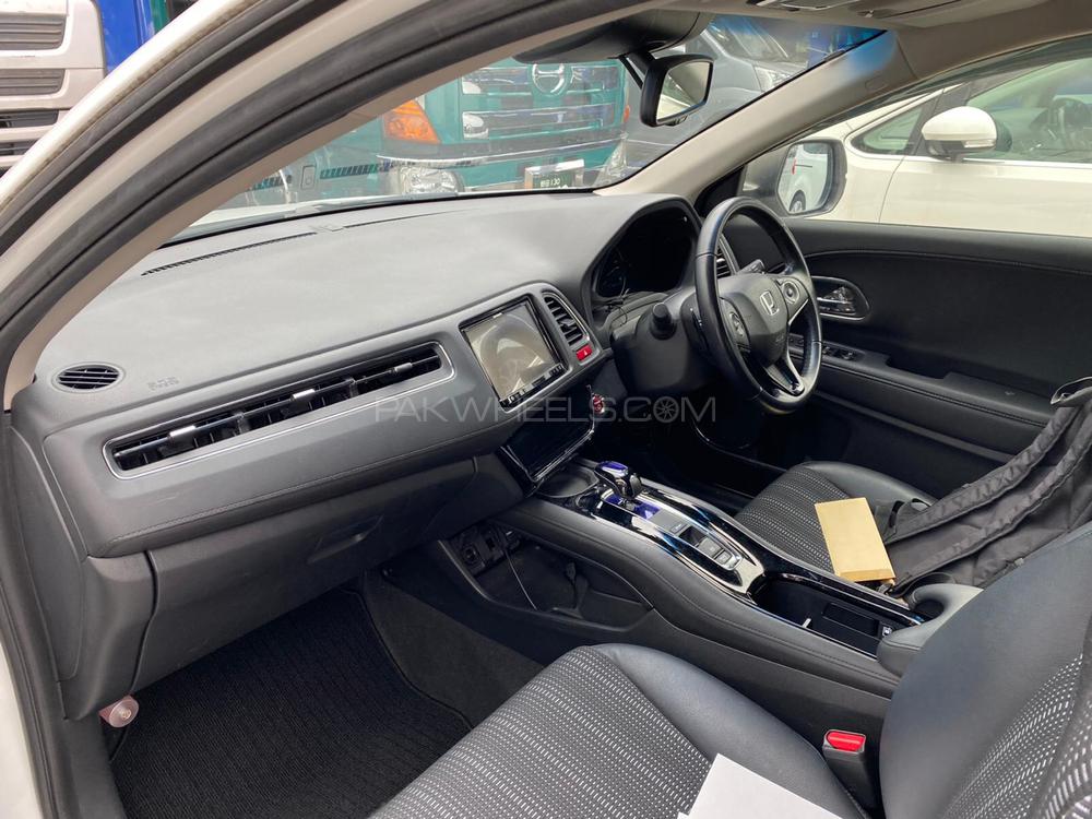 Honda Vezel 2015 for Sale in Peshawar Honda Vezel 2015 for Sale in Peshawar Image-9
