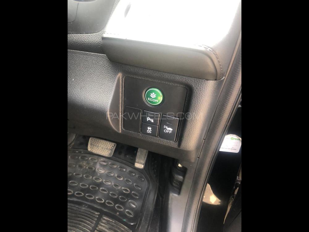 Honda Vezel 2014 for Sale in Karachi Honda Vezel 2014 for Sale in Karachi Image-11