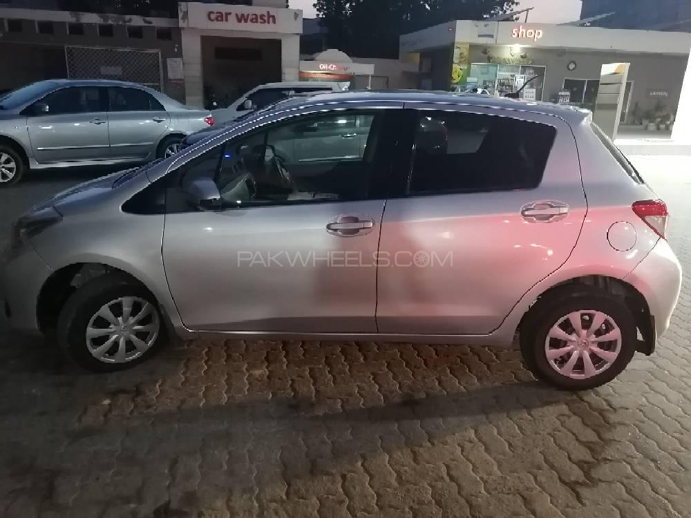 Toyota Vitz 2014 for Sale in Sahiwal Toyota Vitz 2014 for Sale in Sahiwal Image-4