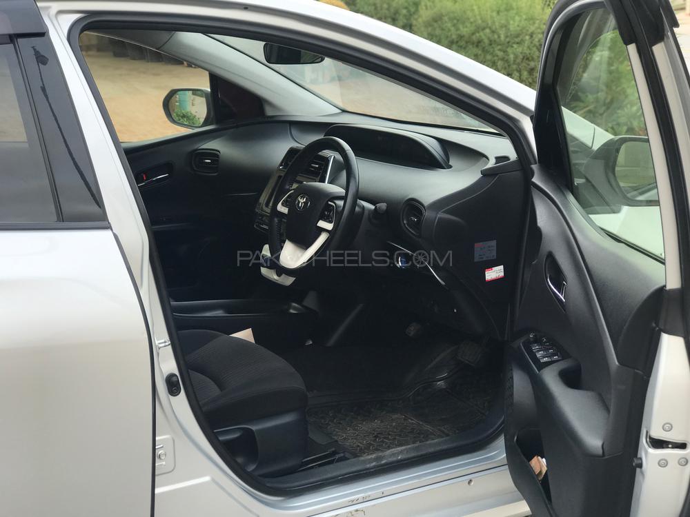 Toyota Prius 2016 for Sale in Karachi Toyota Prius 2016 for Sale in Karachi Image-17