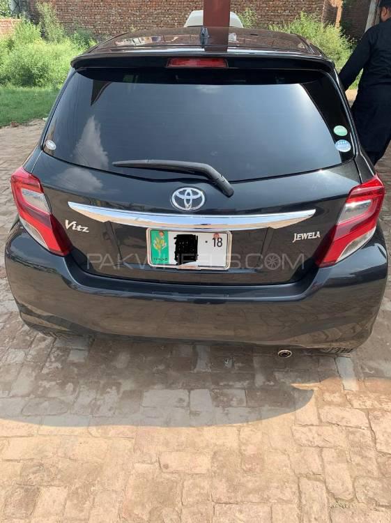 Toyota Vitz 2015 for Sale in Sialkot Image-1