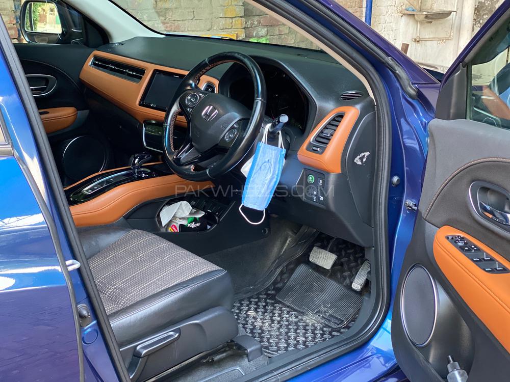 Honda Vezel 2016 for Sale in Lahore Honda Vezel 2016 for Sale in Lahore Image-6