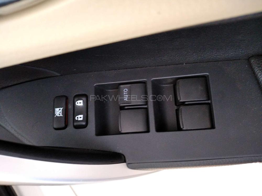 Toyota Corolla 2020 for Sale in Lahore Toyota Corolla 2020 for Sale in Lahore Image-10