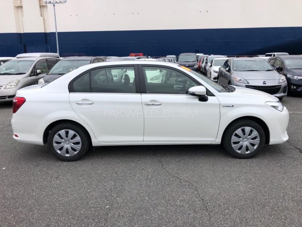 Toyota Corolla Axio 2017 for Sale in Karachi Toyota Corolla Axio 2017 for Sale in Karachi Image-4
