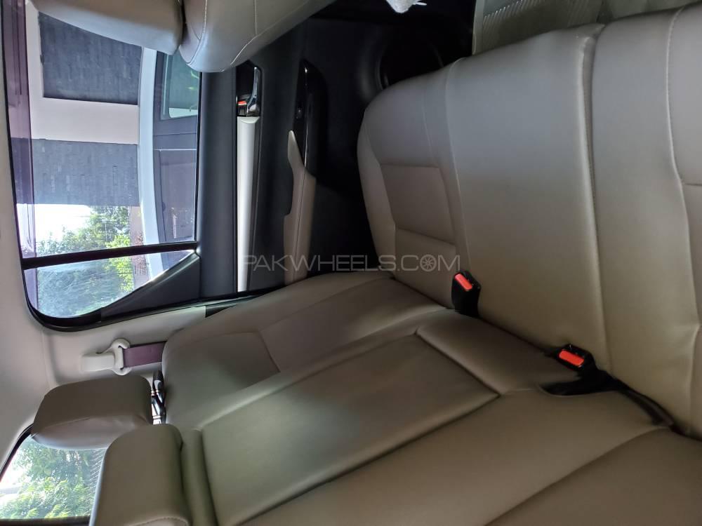 Toyota Hilux 2017 for Sale in Lahore Toyota Hilux 2017 for Sale in Lahore Image-7