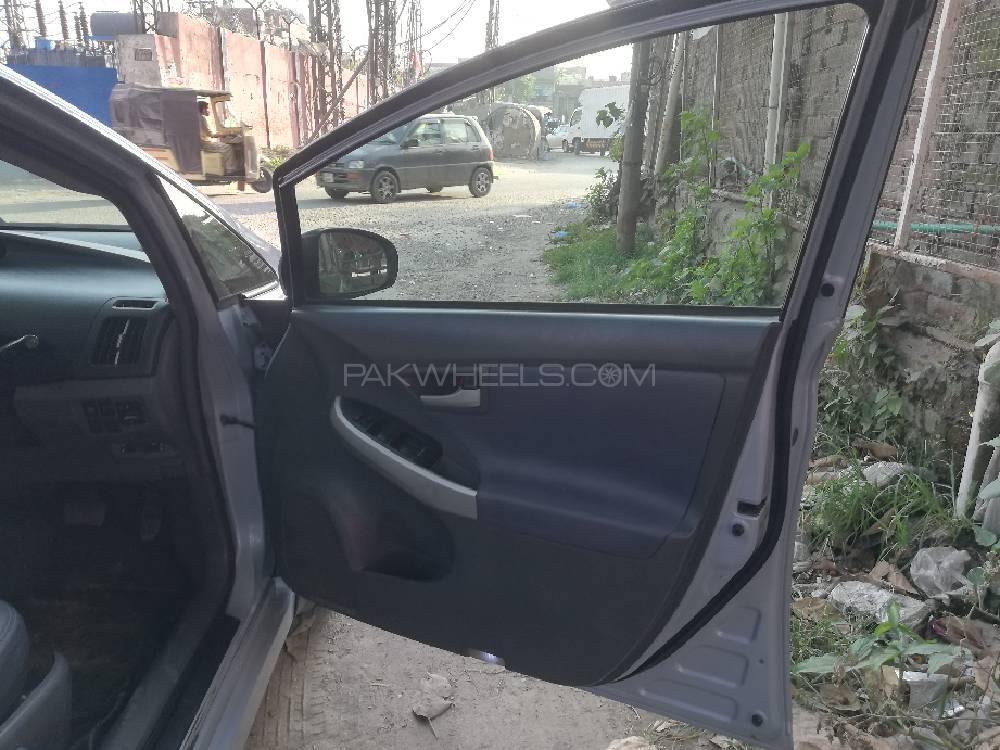 Toyota Prius 2014 for Sale in Lahore Toyota Prius 2014 for Sale in Lahore Image-9