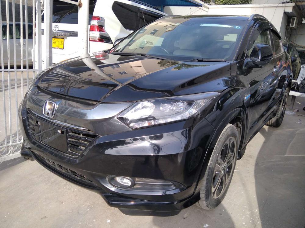 Honda Vezel 2015 for Sale in Karachi Image-1