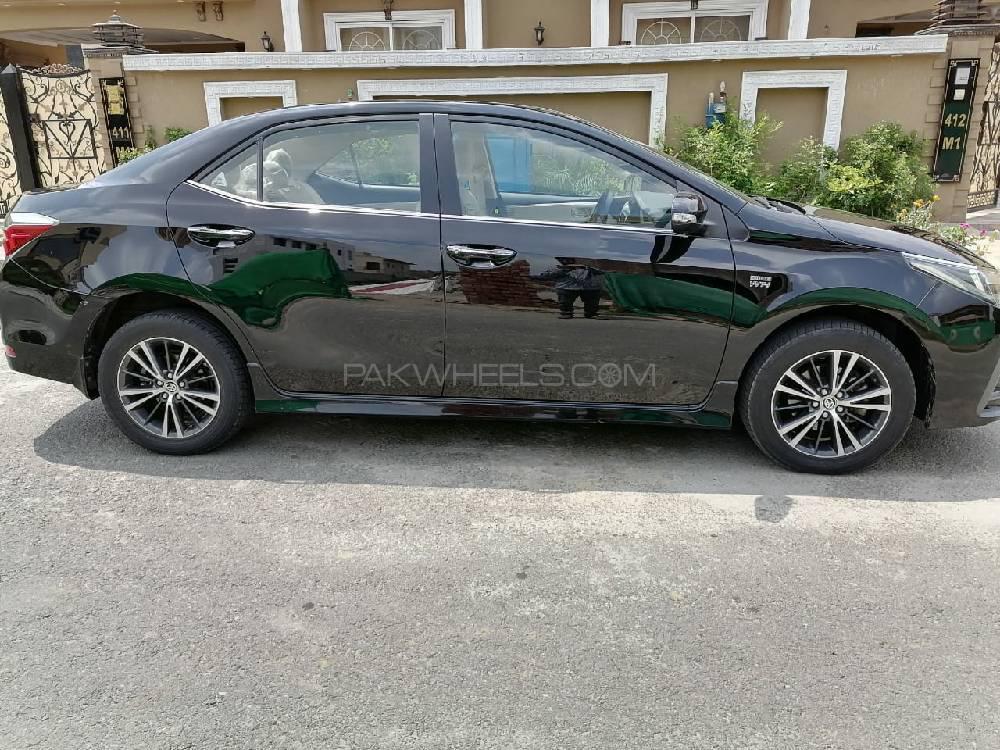 Toyota Corolla 2017 for Sale in Lahore Toyota Corolla 2017 for Sale in Lahore Image-12