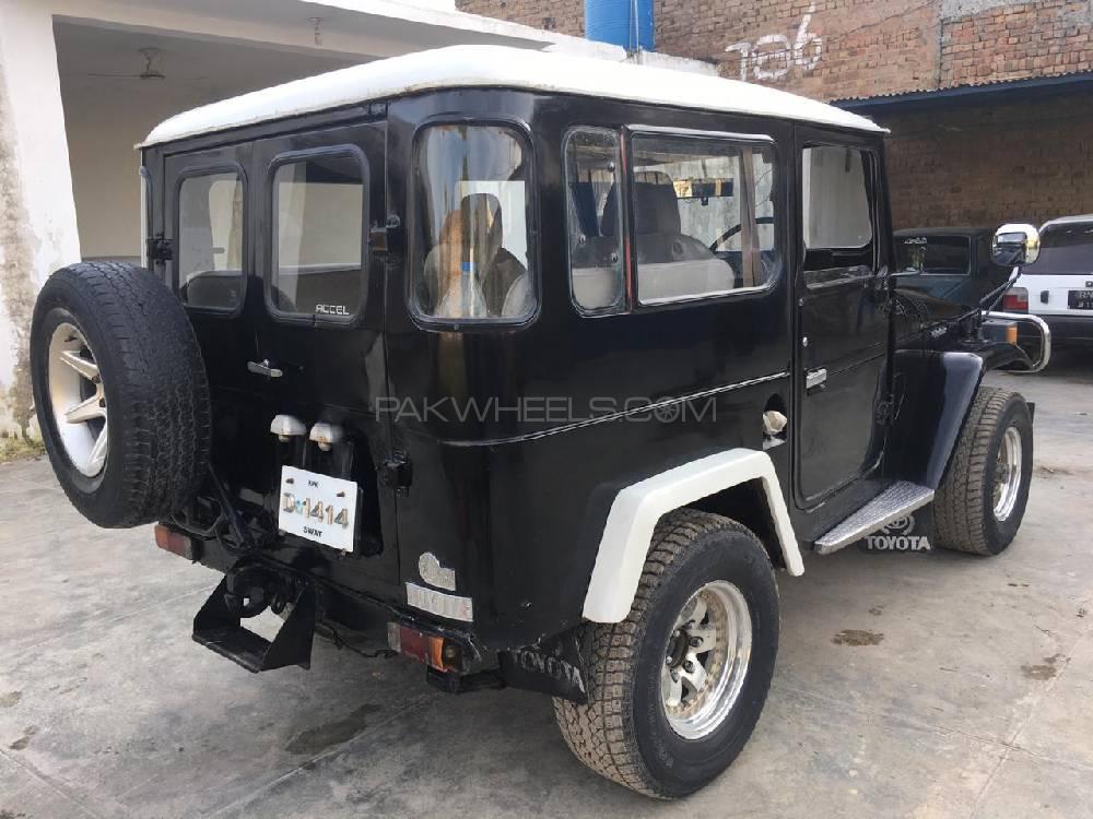 Toyota Land Cruiser 1968 for Sale in Peshawar Toyota Land Cruiser 1968 for Sale in Peshawar Image-3