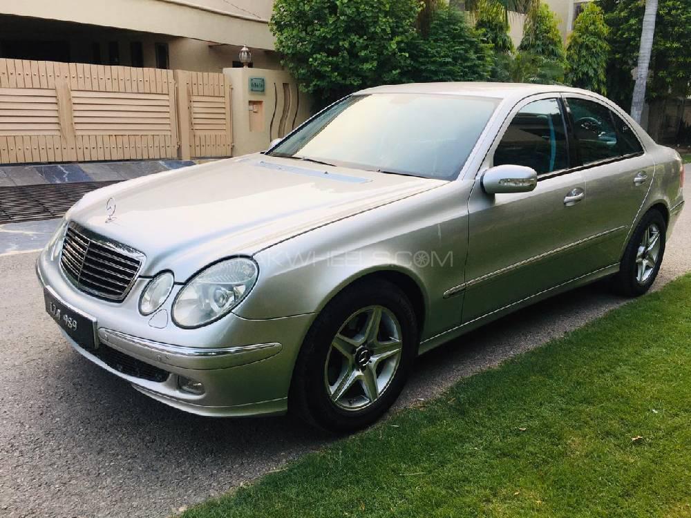 Mercedes Benz E Class 2004 for Sale in Lahore Image-1