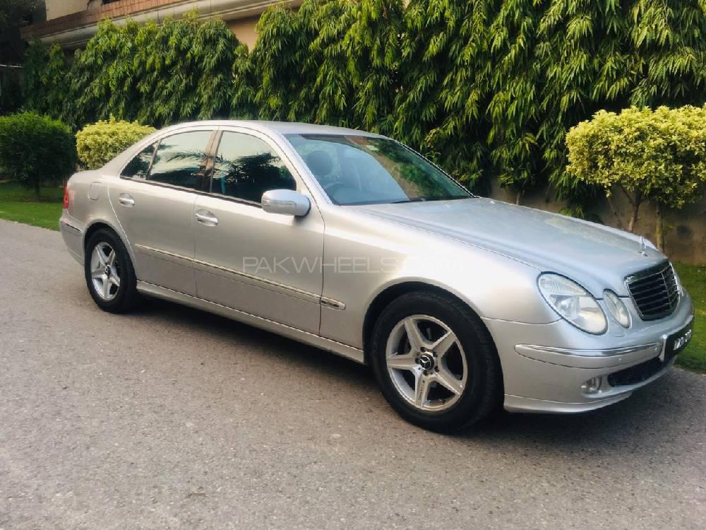 Mercedes Benz E Class 2004 for Sale in Lahore Mercedes Benz E Class 2004 for Sale in Lahore Image-3