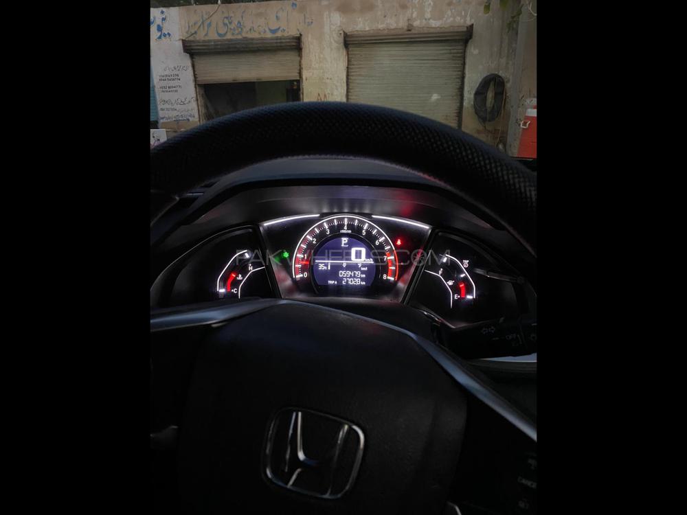 Honda Civic 2018 for Sale in Hyderabad Honda Civic 2018 for Sale in Hyderabad Image-13