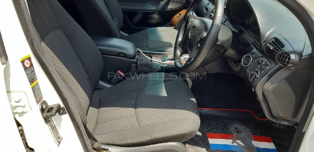 مرسڈیز بینز سی کلاس 2006 for Sale in پشاور مرسڈیز بینز سی کلاس 2006 for Sale in پشاور Image-14