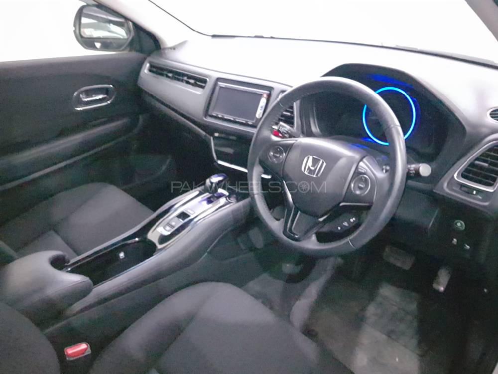 Honda Vezel 2015 for Sale in Peshawar Honda Vezel 2015 for Sale in Peshawar Image-5