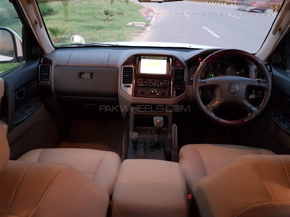 Mitsubishi Pajero 2000 for Sale in Islamabad Mitsubishi Pajero 2000 for Sale in Islamabad Image-8