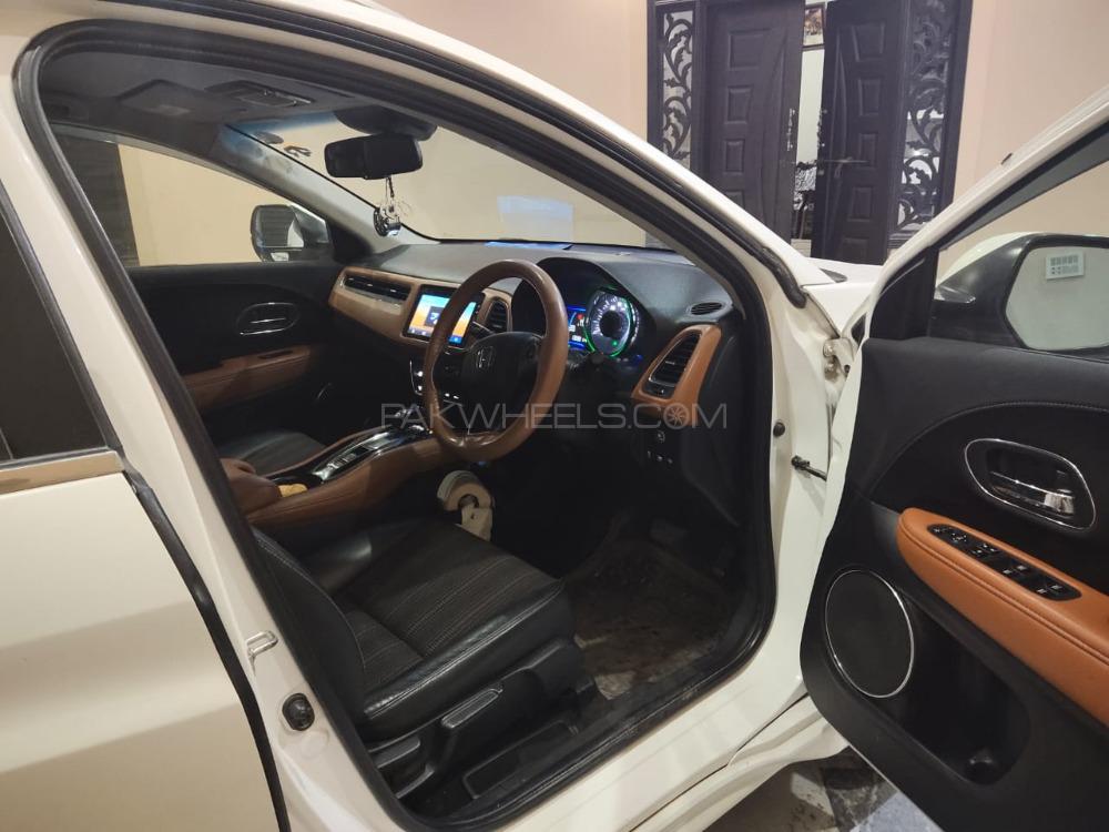 Honda Vezel 2015 for Sale in Lahore Honda Vezel 2015 for Sale in Lahore Image-3
